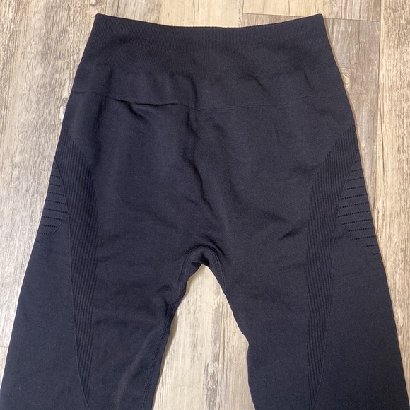 Alphalete Ozone Women’s Workout Leggings Black - Picture 10 of 14